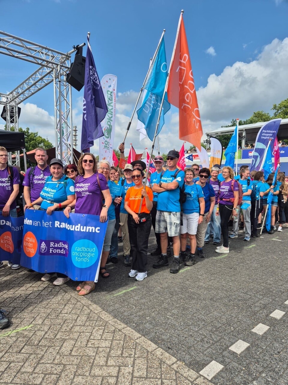 Wedren en Vlaggenparade 49