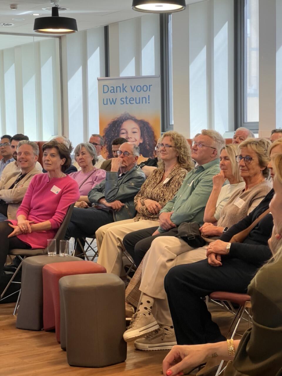 Zakenvriendenbijeenkomst 13