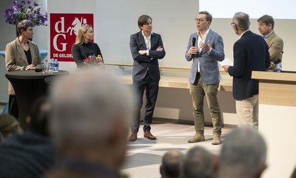 wereldkankerdag publiekslezing panel