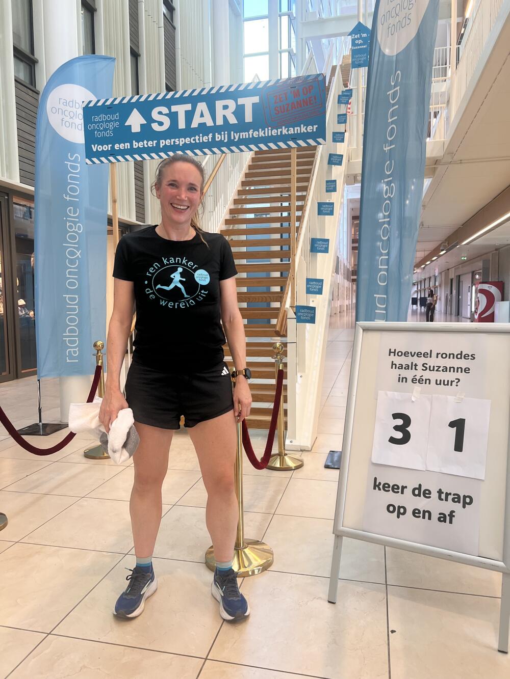 suzanne-na-31-keer-de-trap-op-en-af