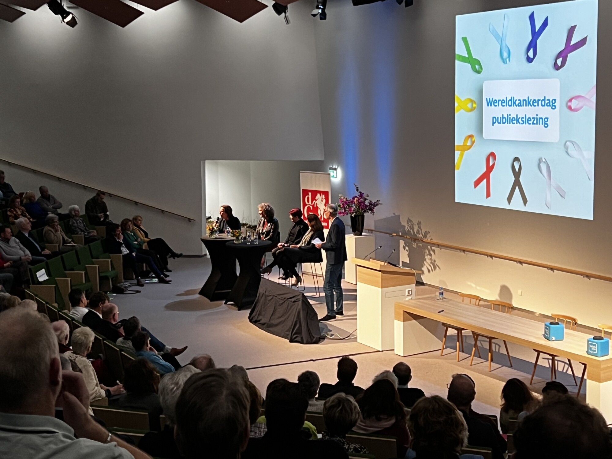 Wereldkankerdag-Publiekslezing-panel