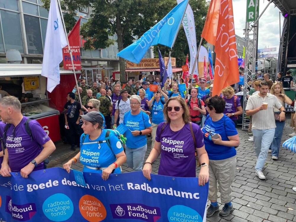 Wedren en Vlaggenparade 24